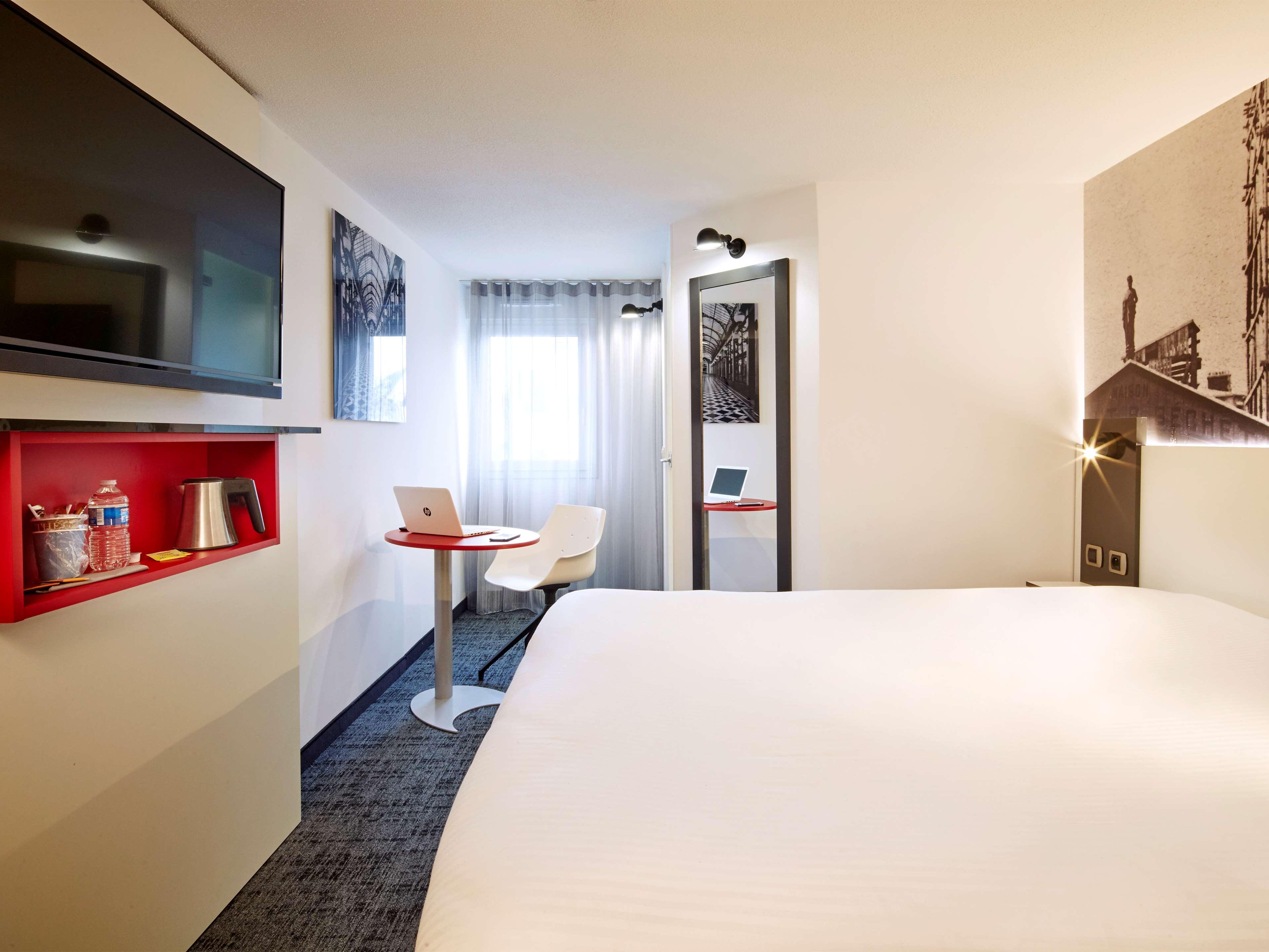 Hotel Kyriad Centre - Parc Des Expositions 3*