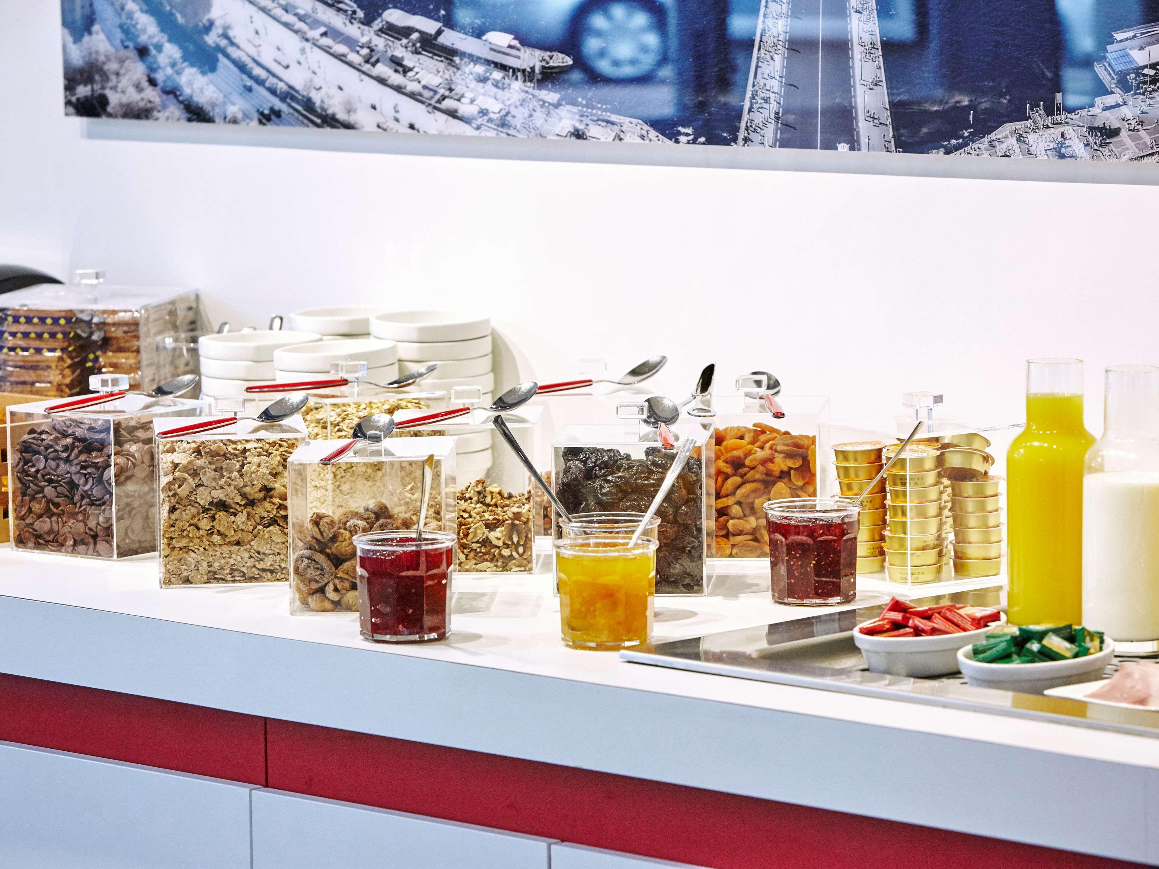 Hotel Kyriad Centre - Parc Des Expositions