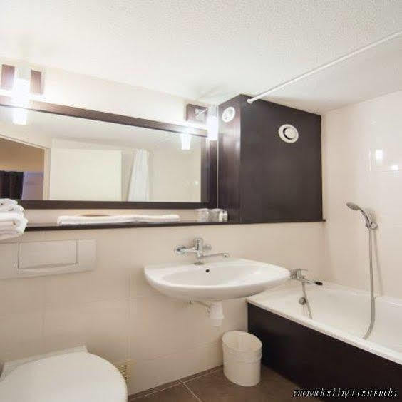 Hotel Kyriad Centre - Parc Des Expositions