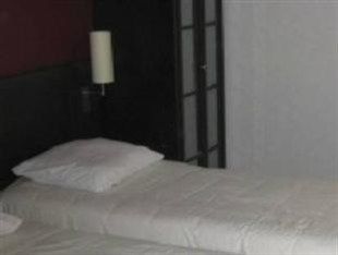 Kyriad Centre - Parc Des Expositions Hotel 3*